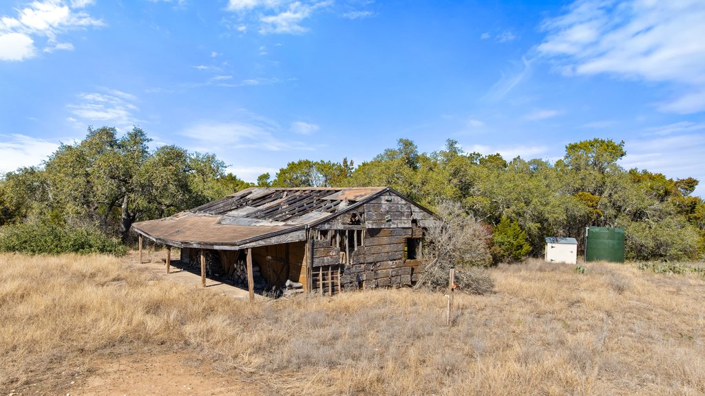 main property photo 10