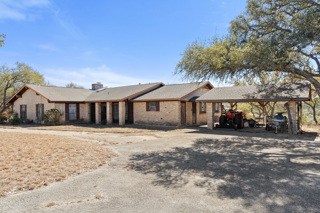 main property photo 28