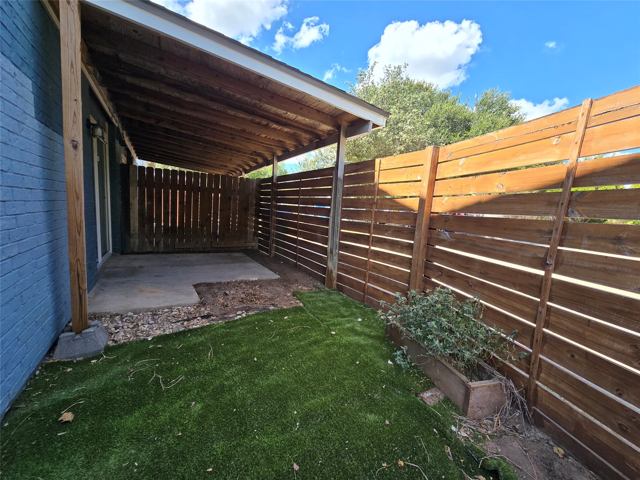 main property photo 20