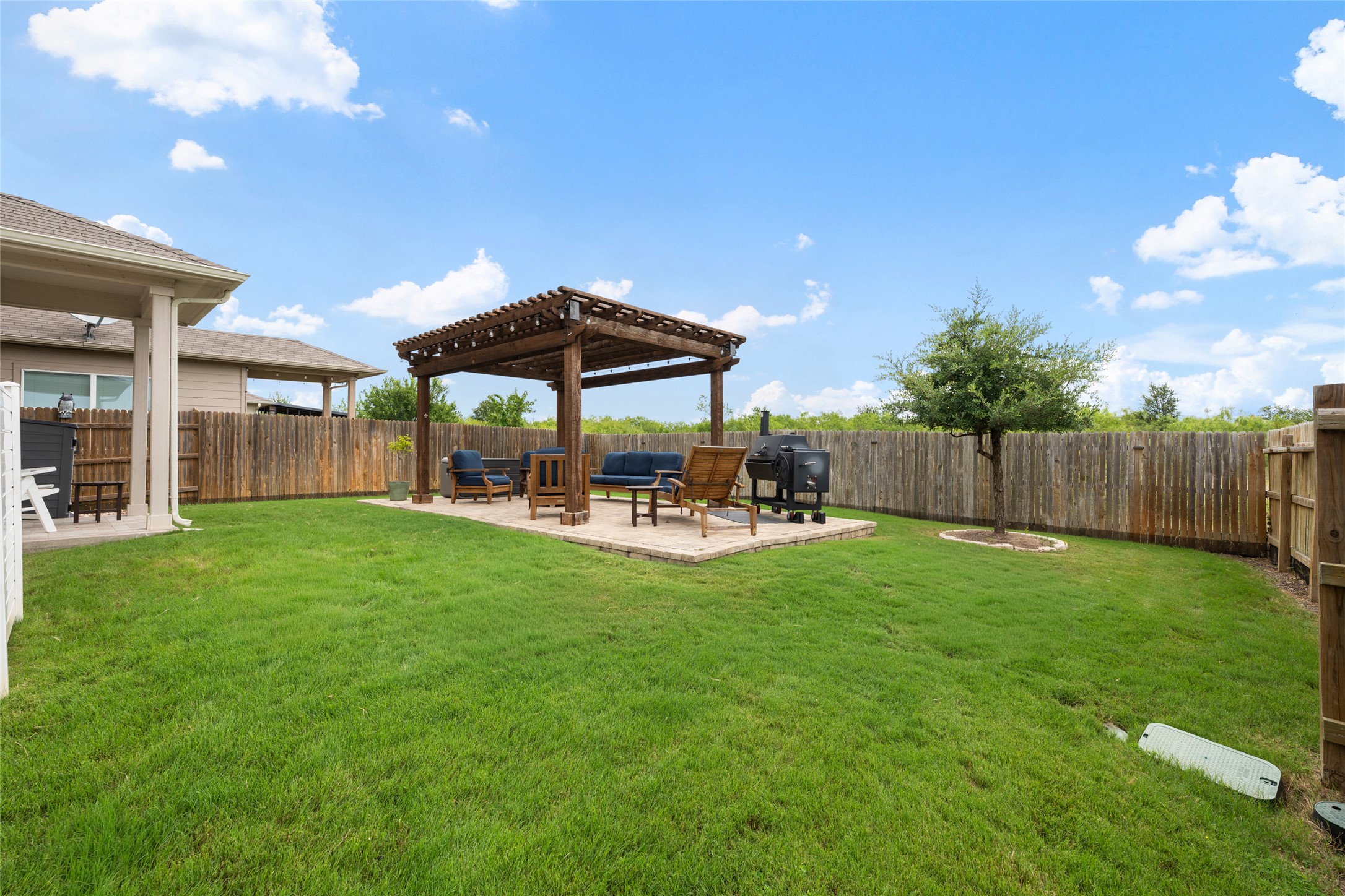 main property photo 27