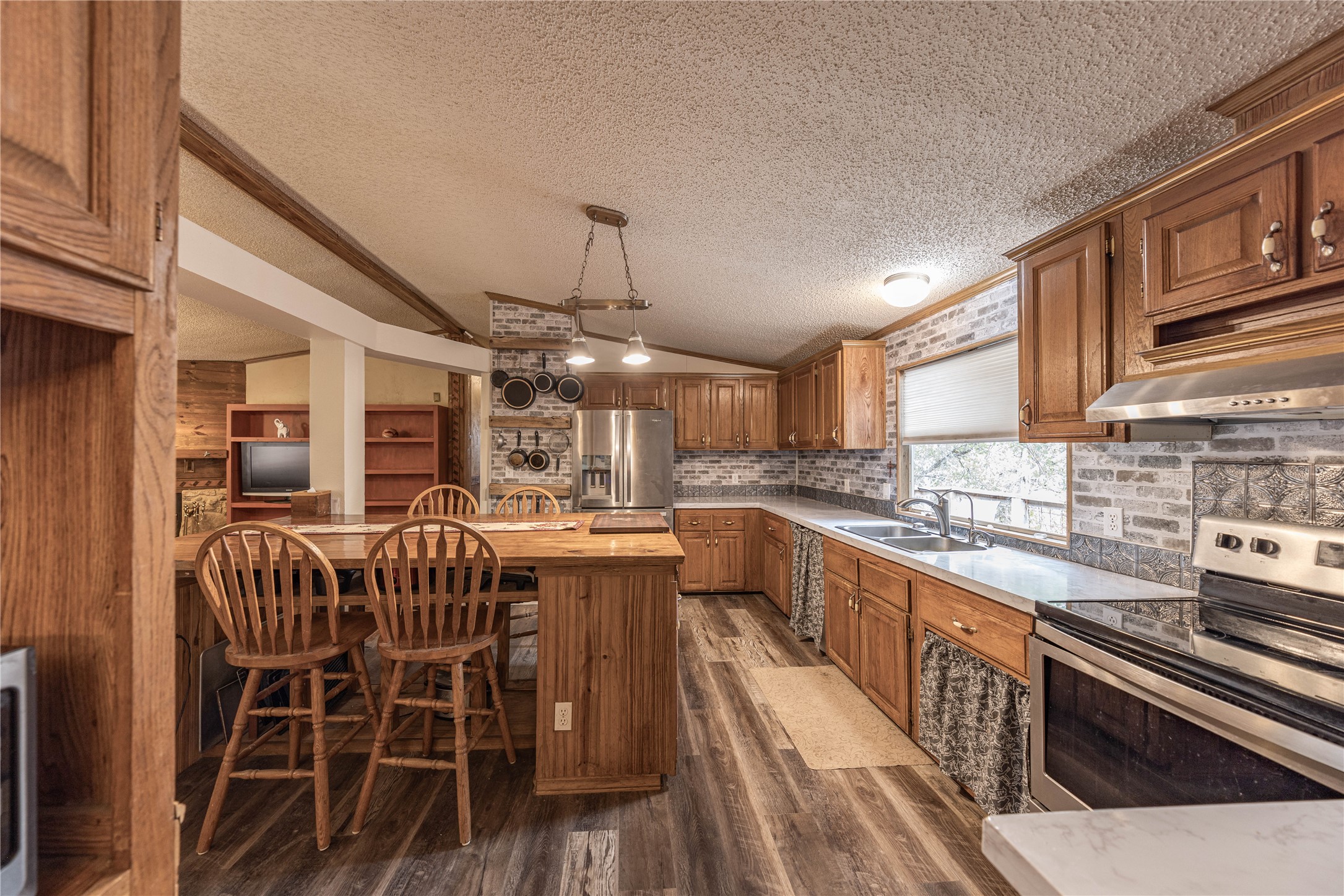main property photo 15