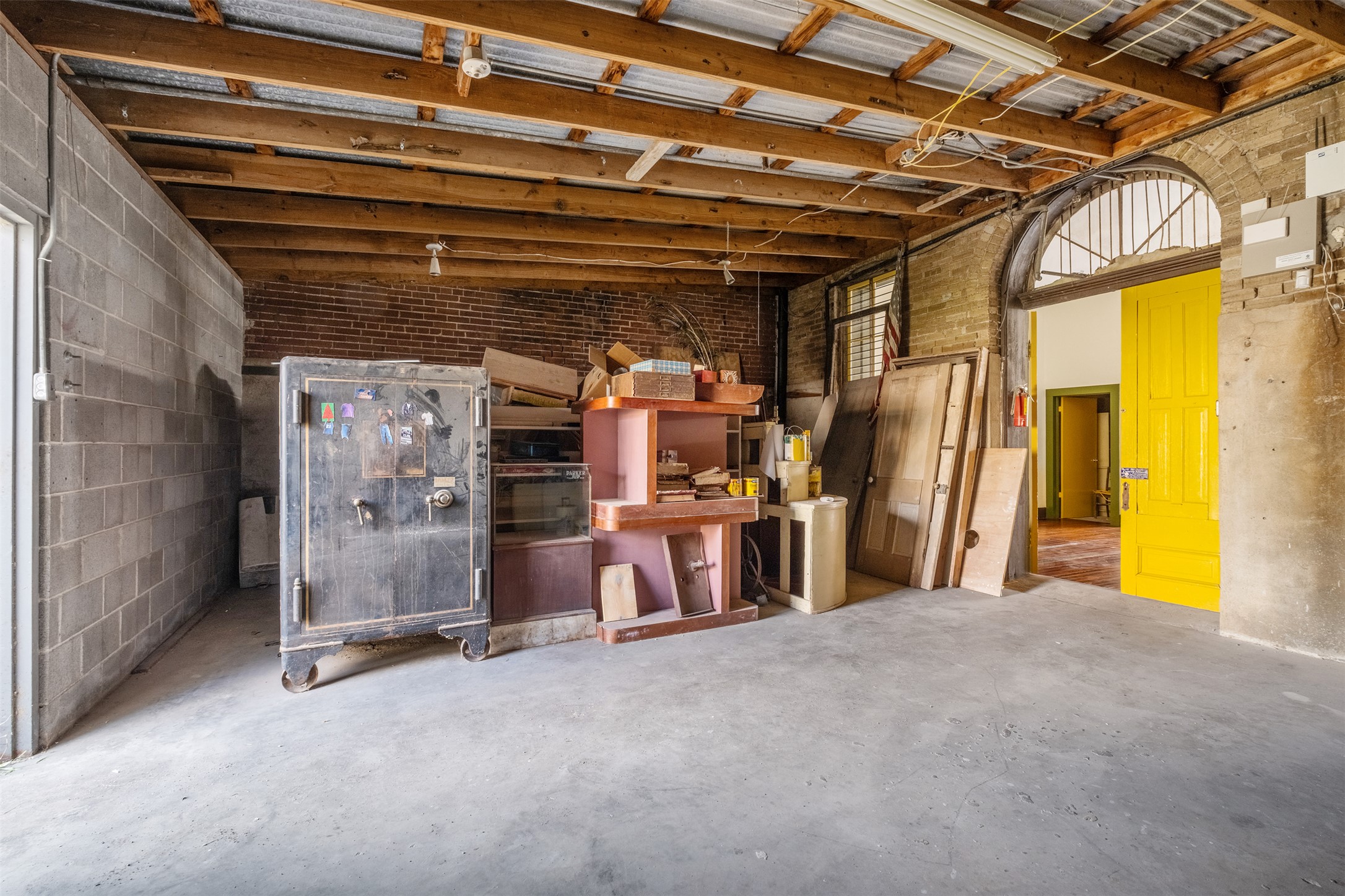 main property photo 18