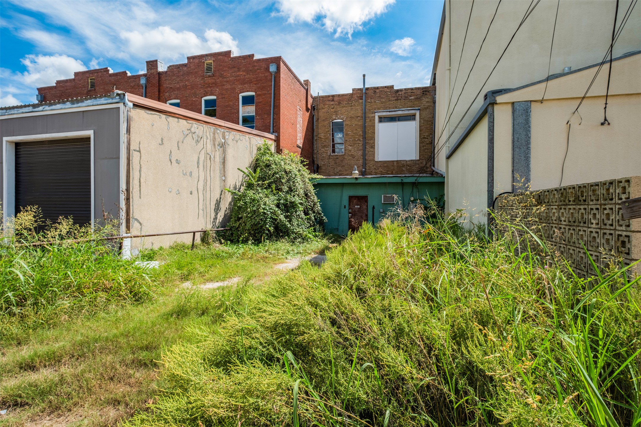 main property photo 33