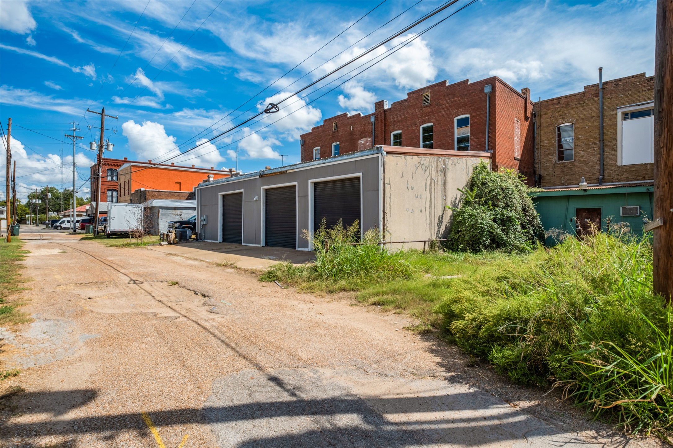 main property photo 34