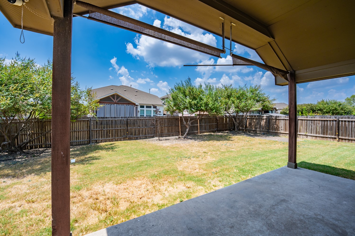 main property photo 28