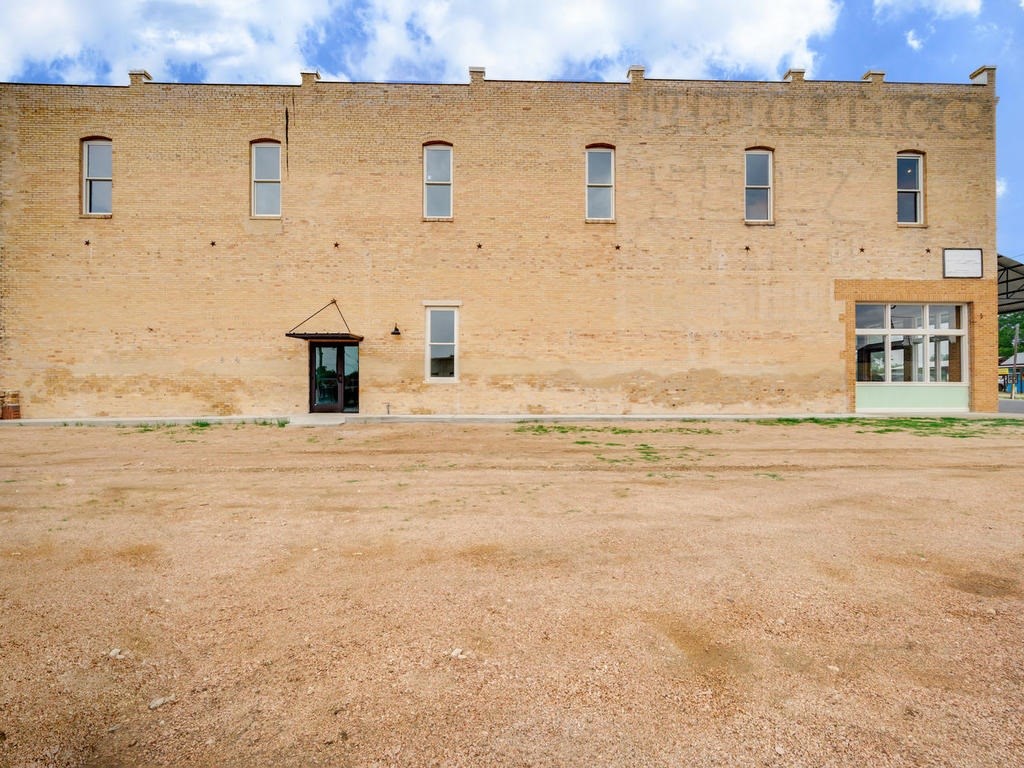main property photo 18