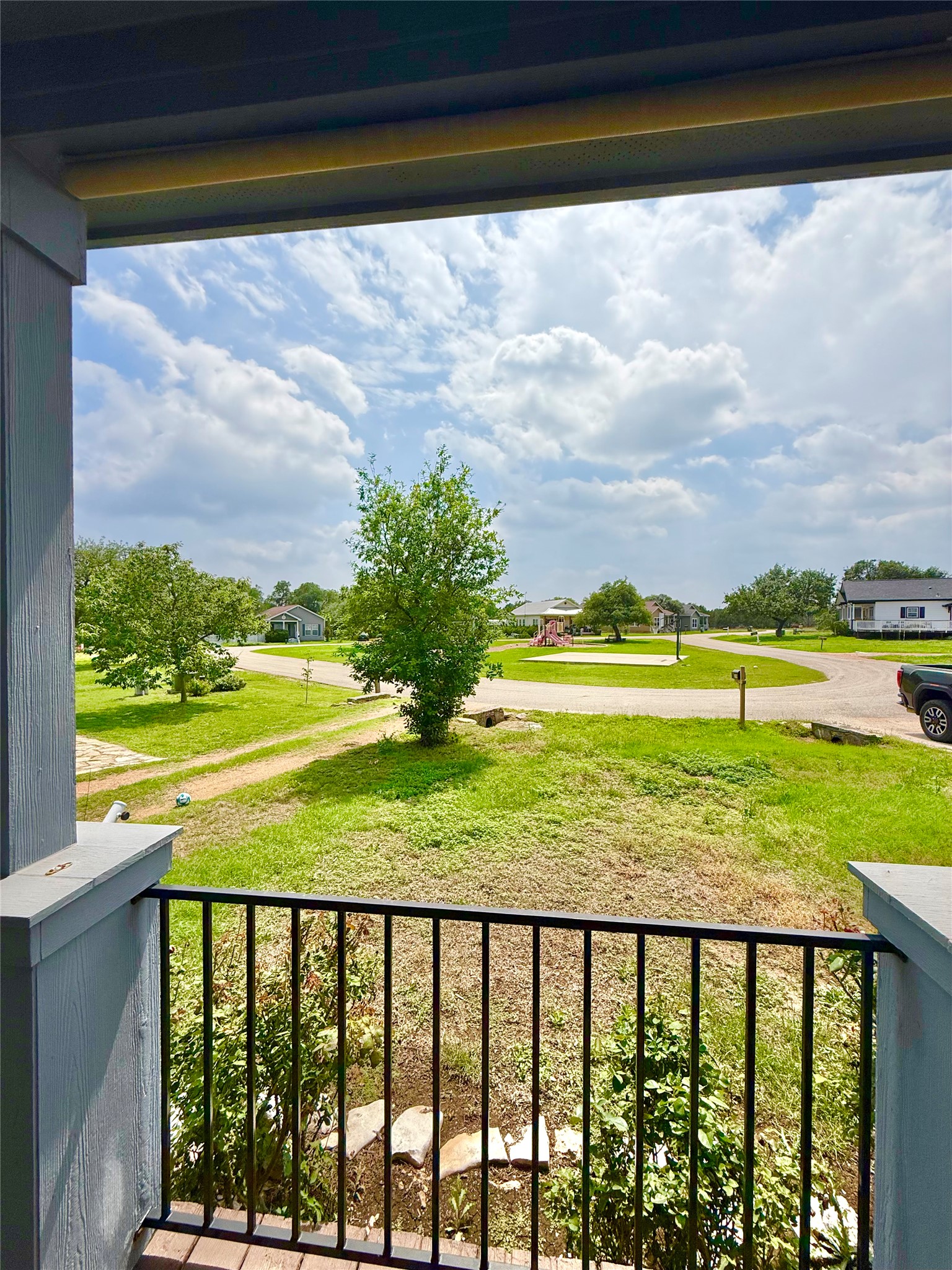 main property photo 28