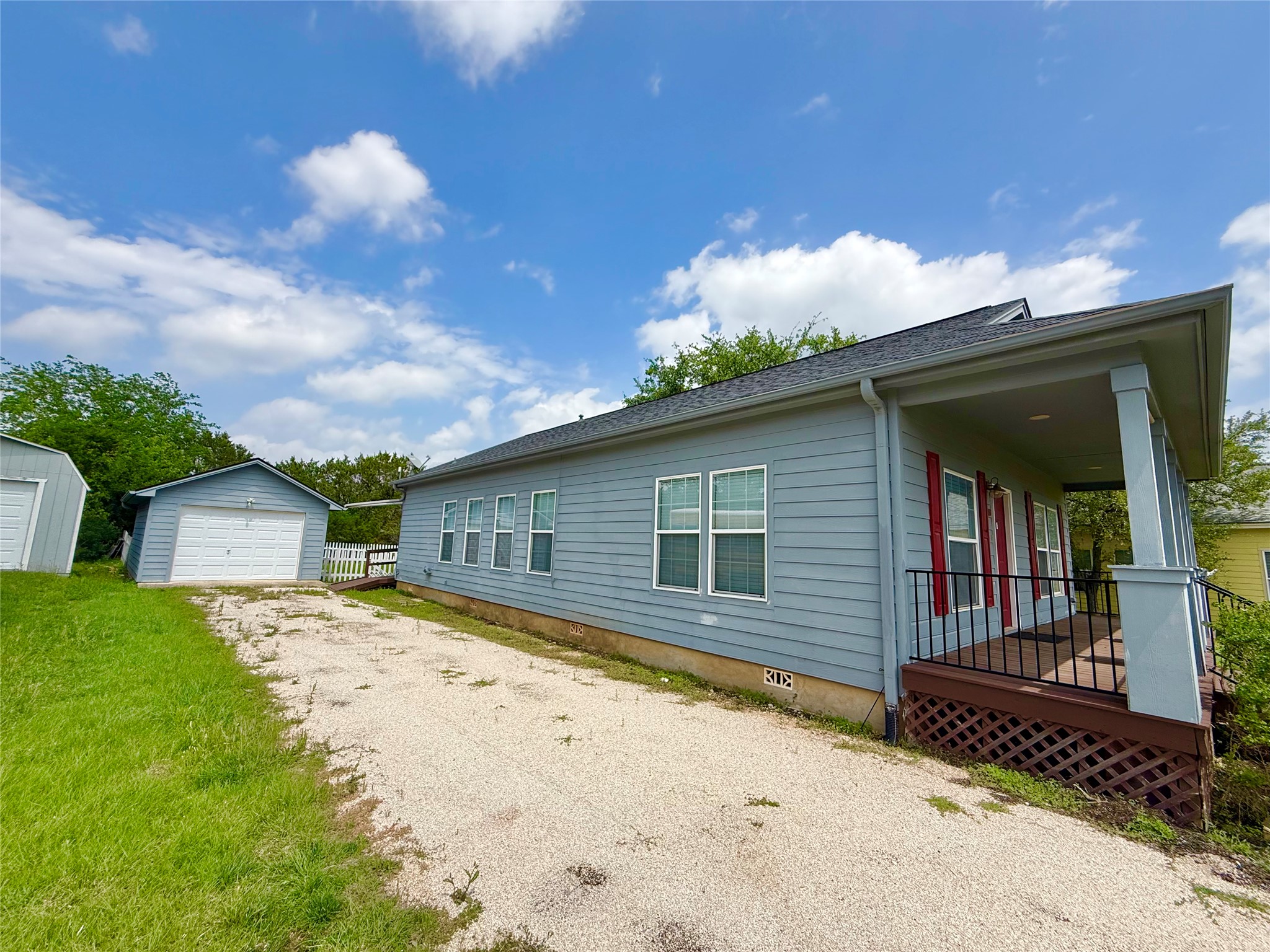 main property photo 33