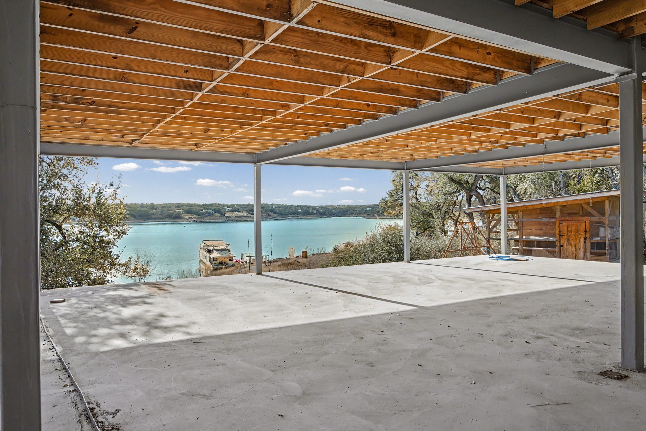main property photo 17