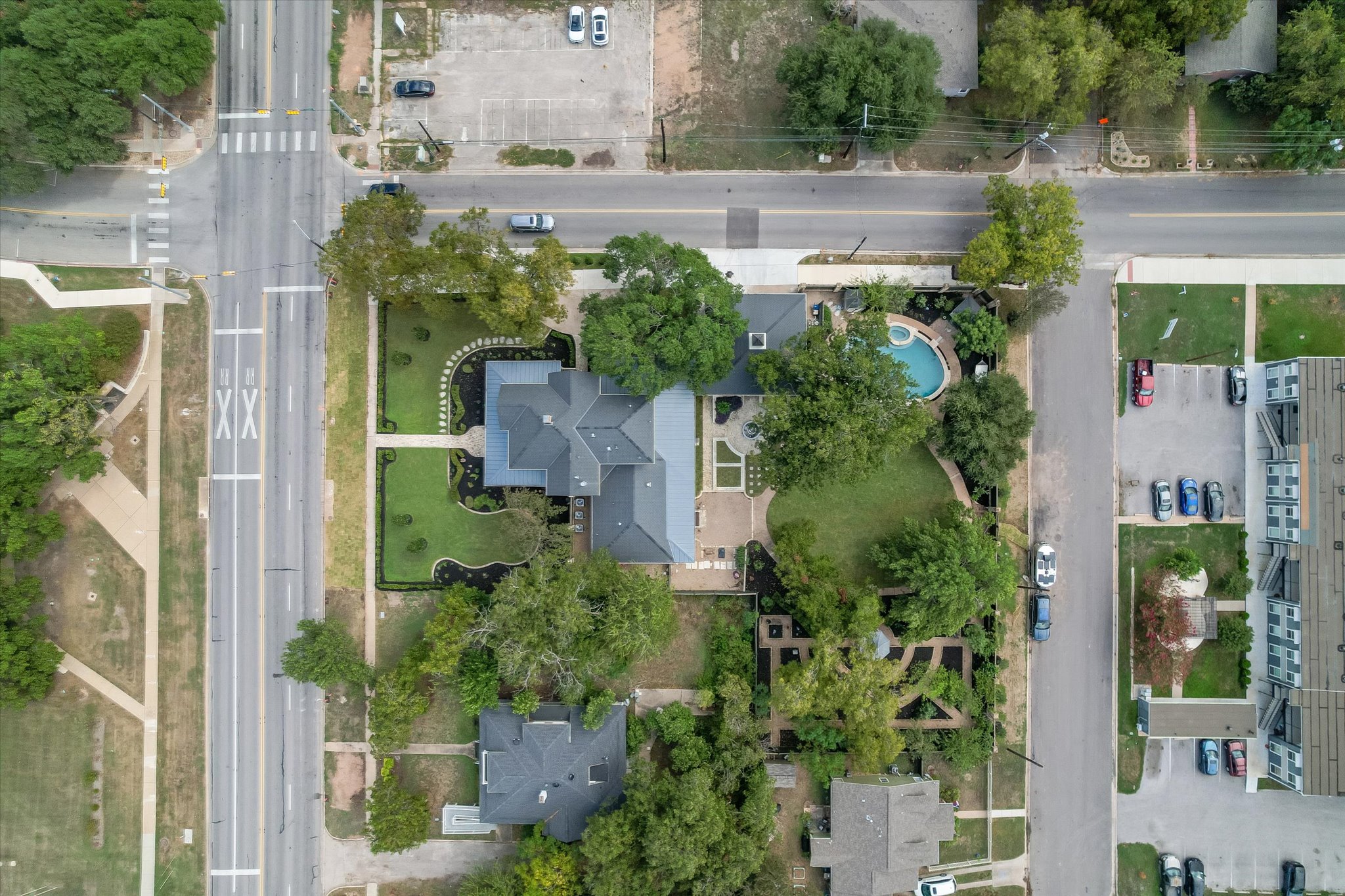 main property photo 39