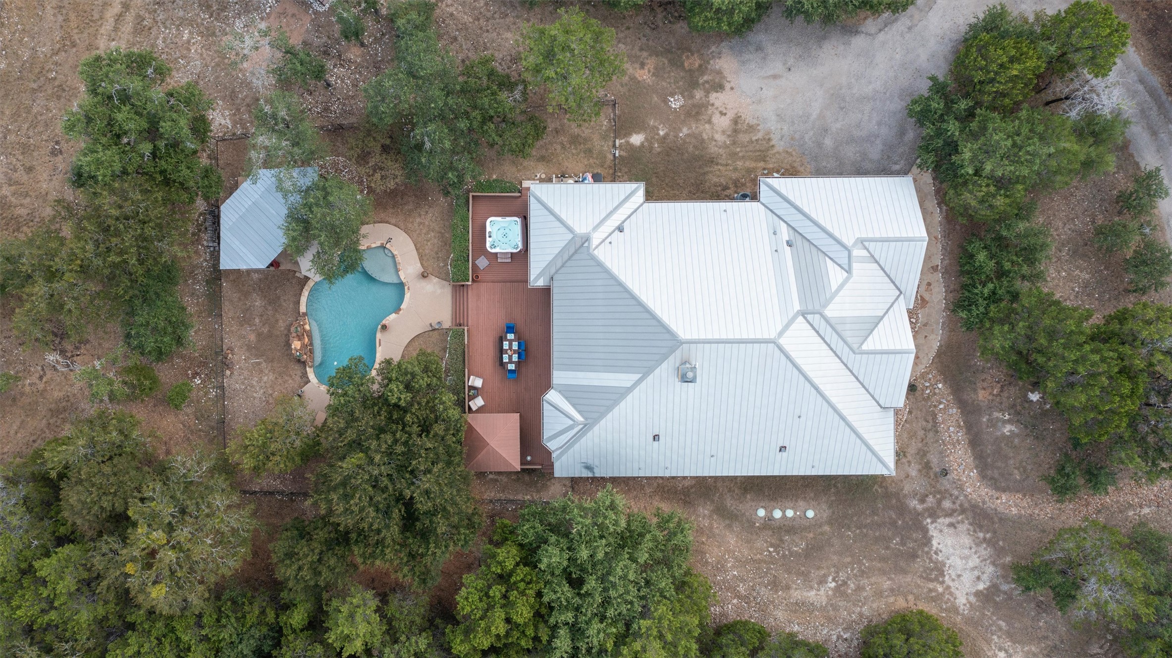 main property photo 39