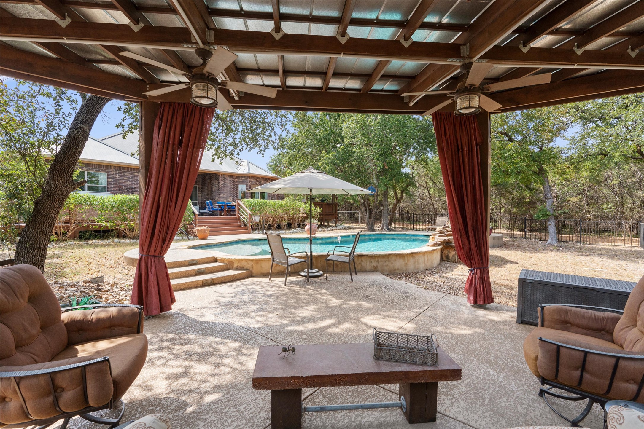 main property photo 5