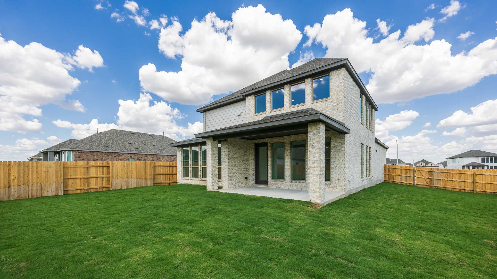 main property photo 11
