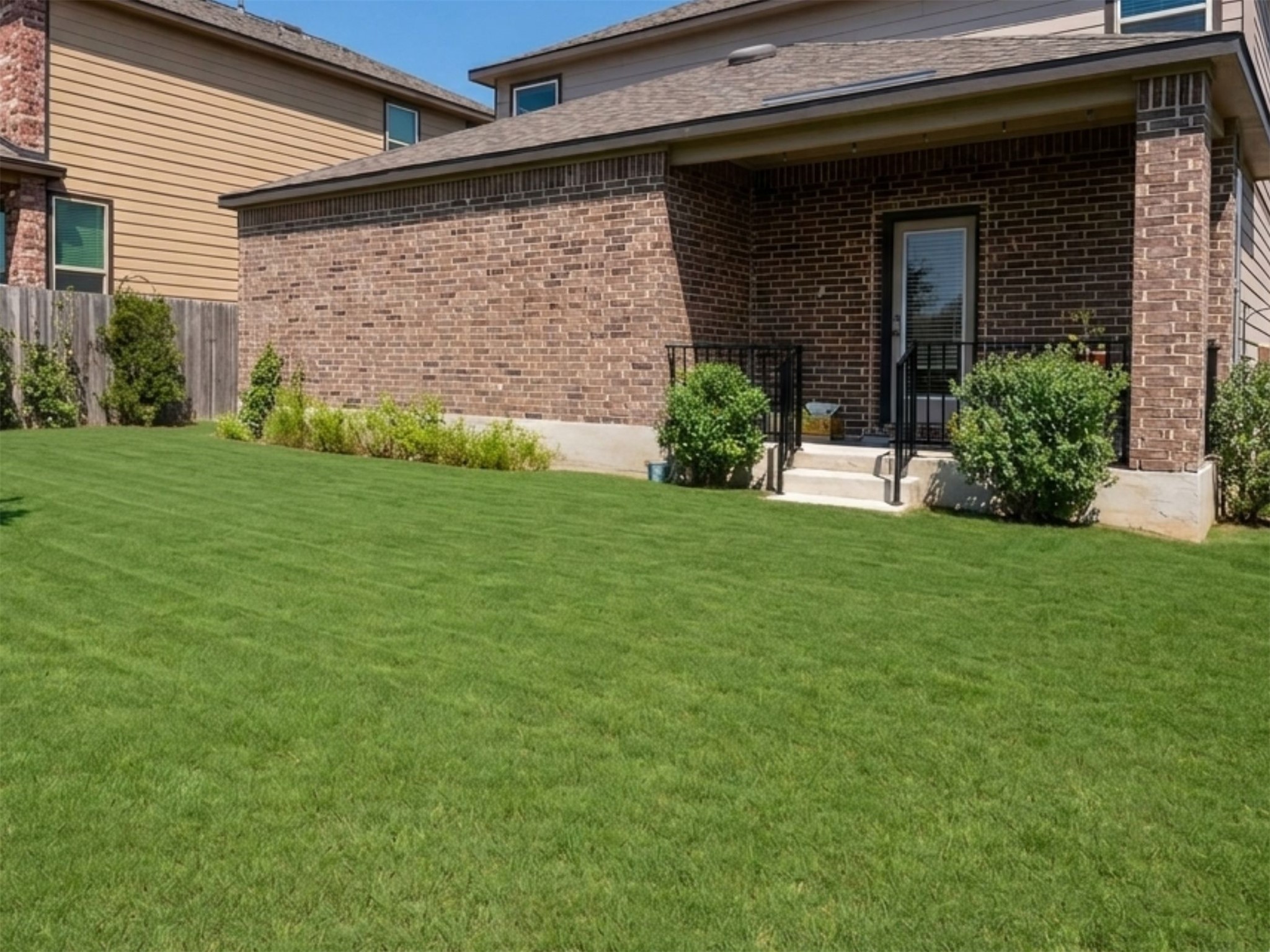 main property photo 18