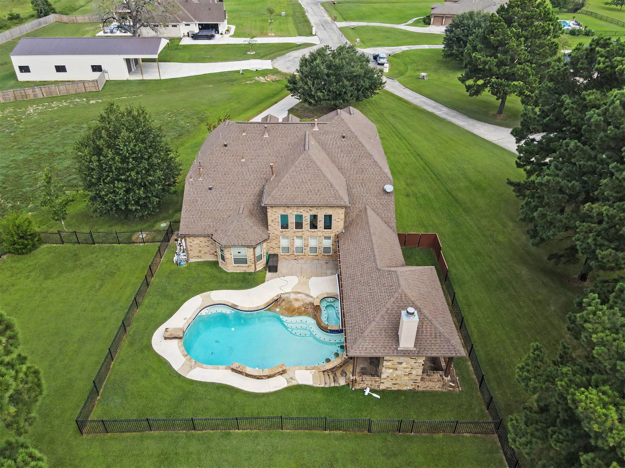 main property photo 34