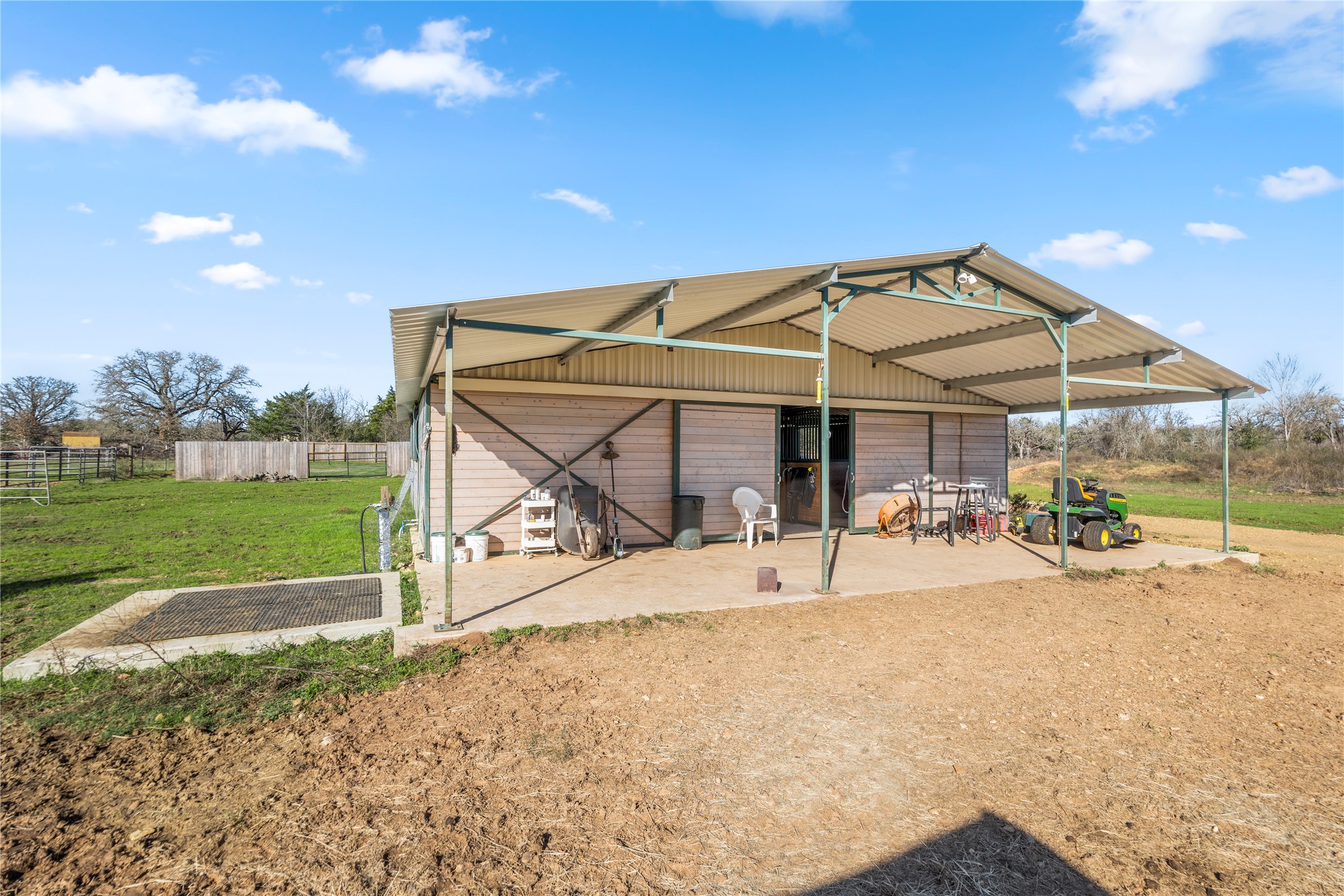 main property photo 31