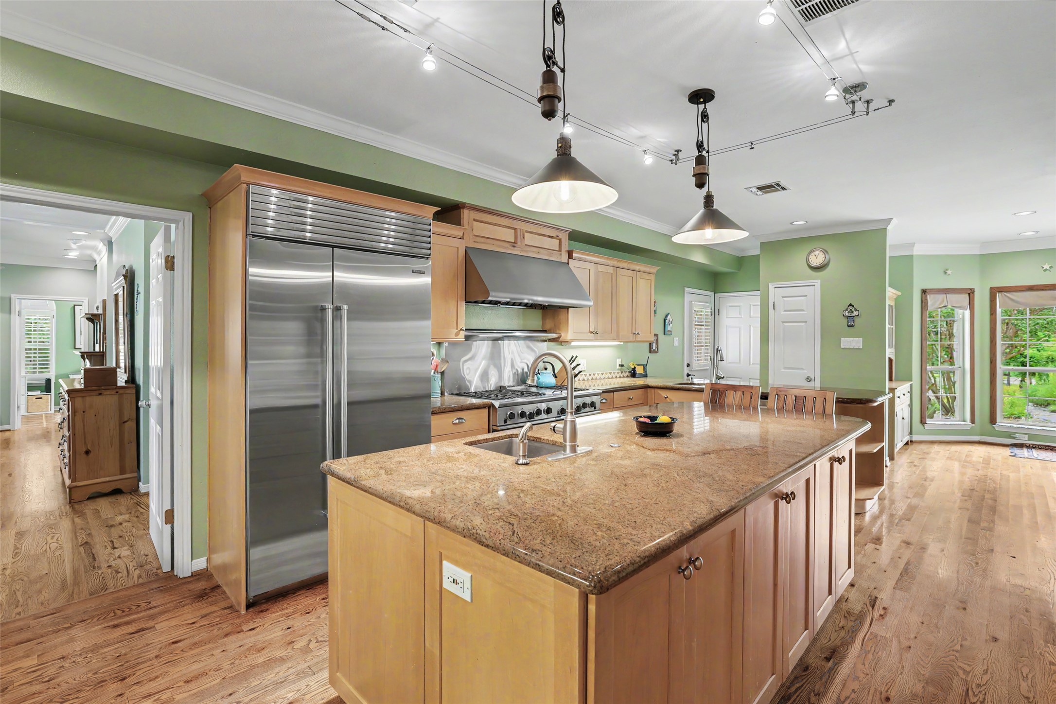 main property photo 8
