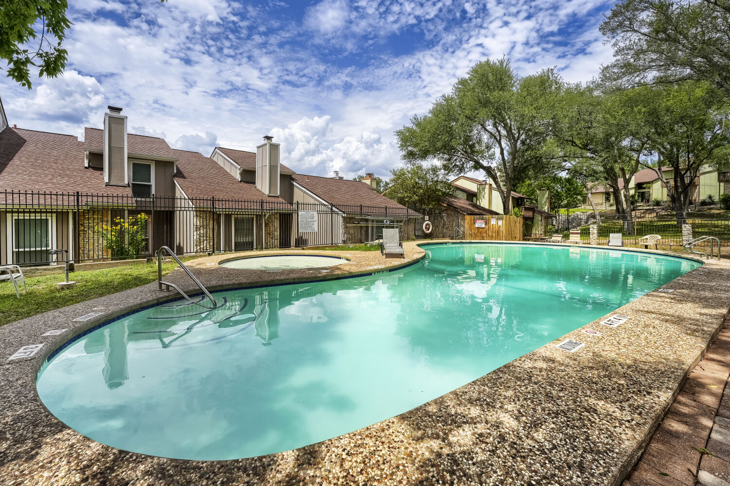 main property photo 24