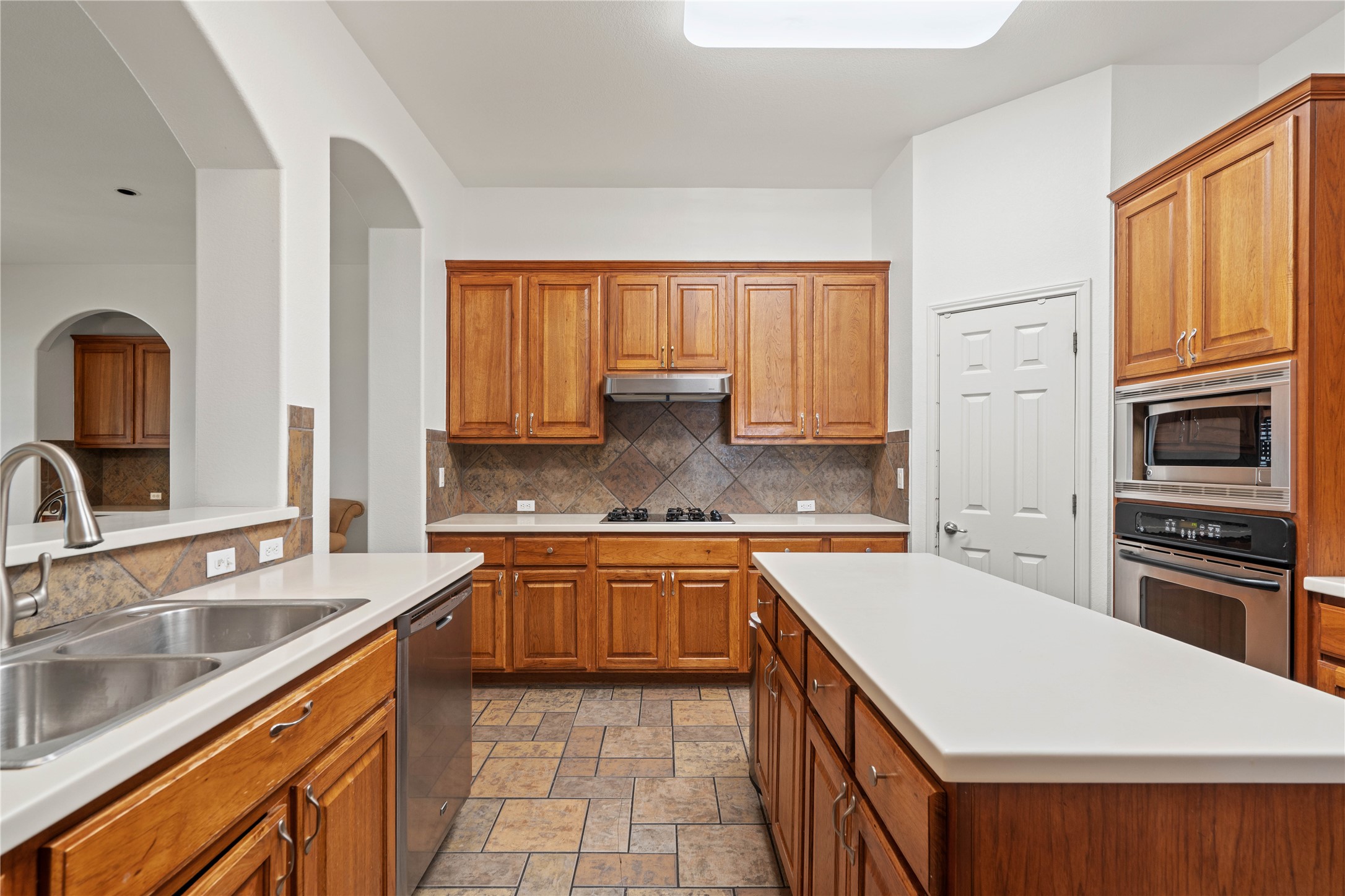 main property photo 10