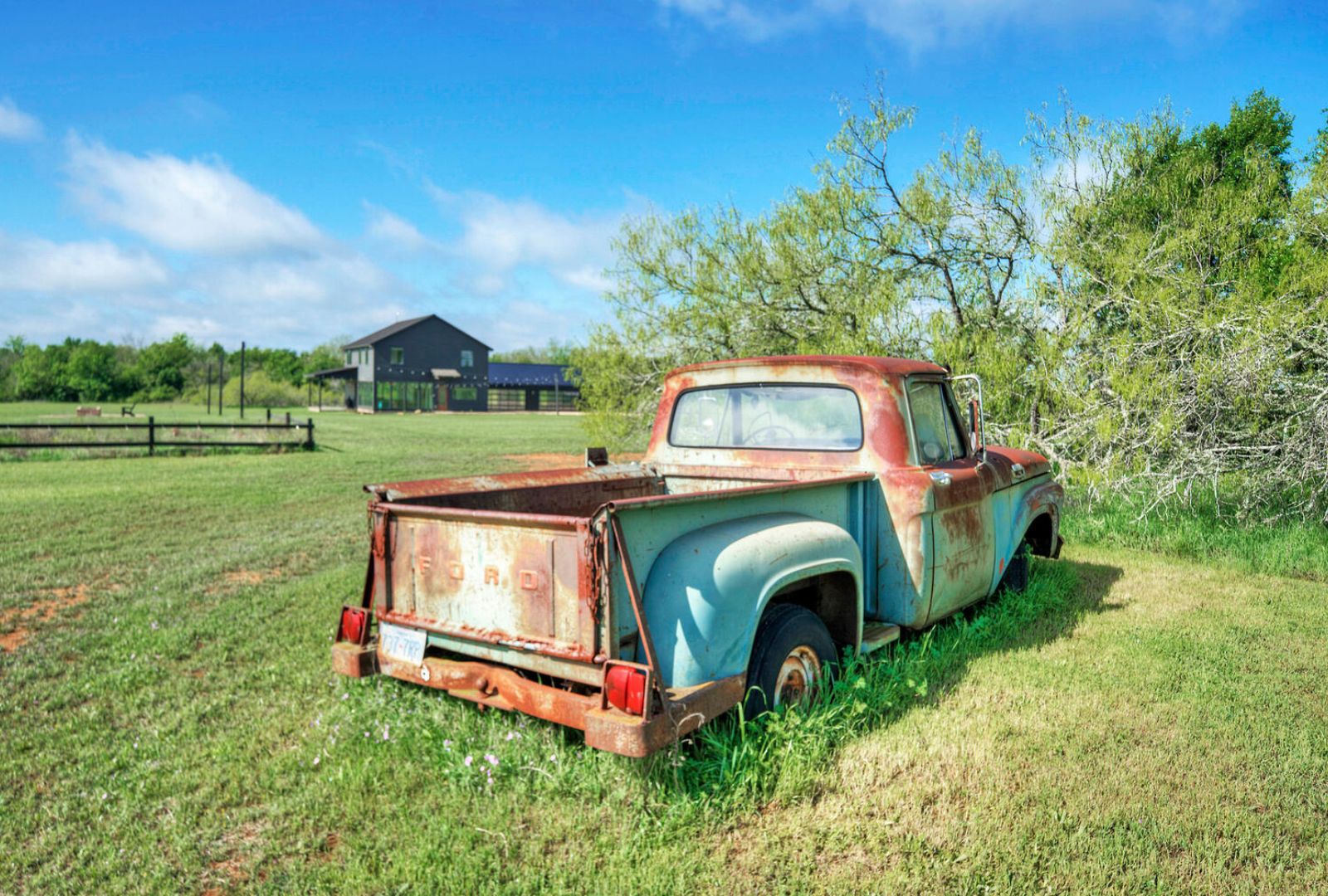 main property photo 28