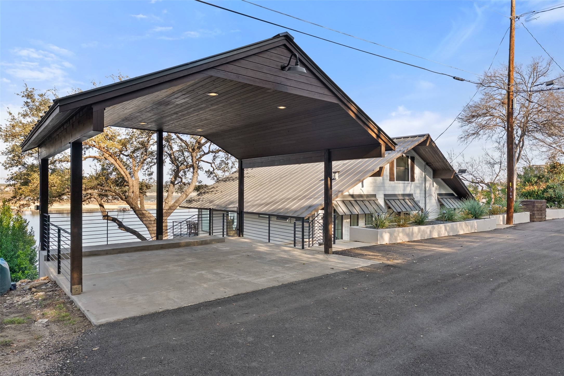 main property photo 34