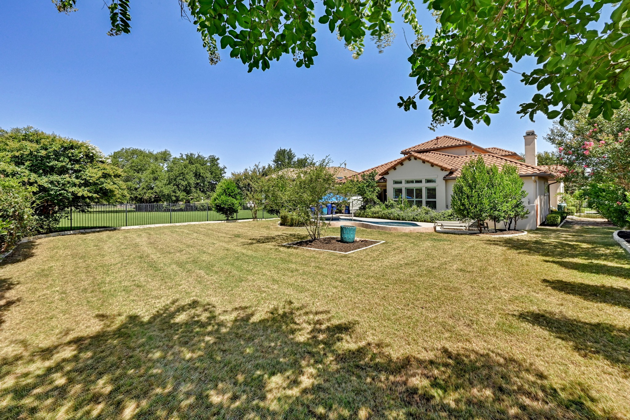 main property photo 30