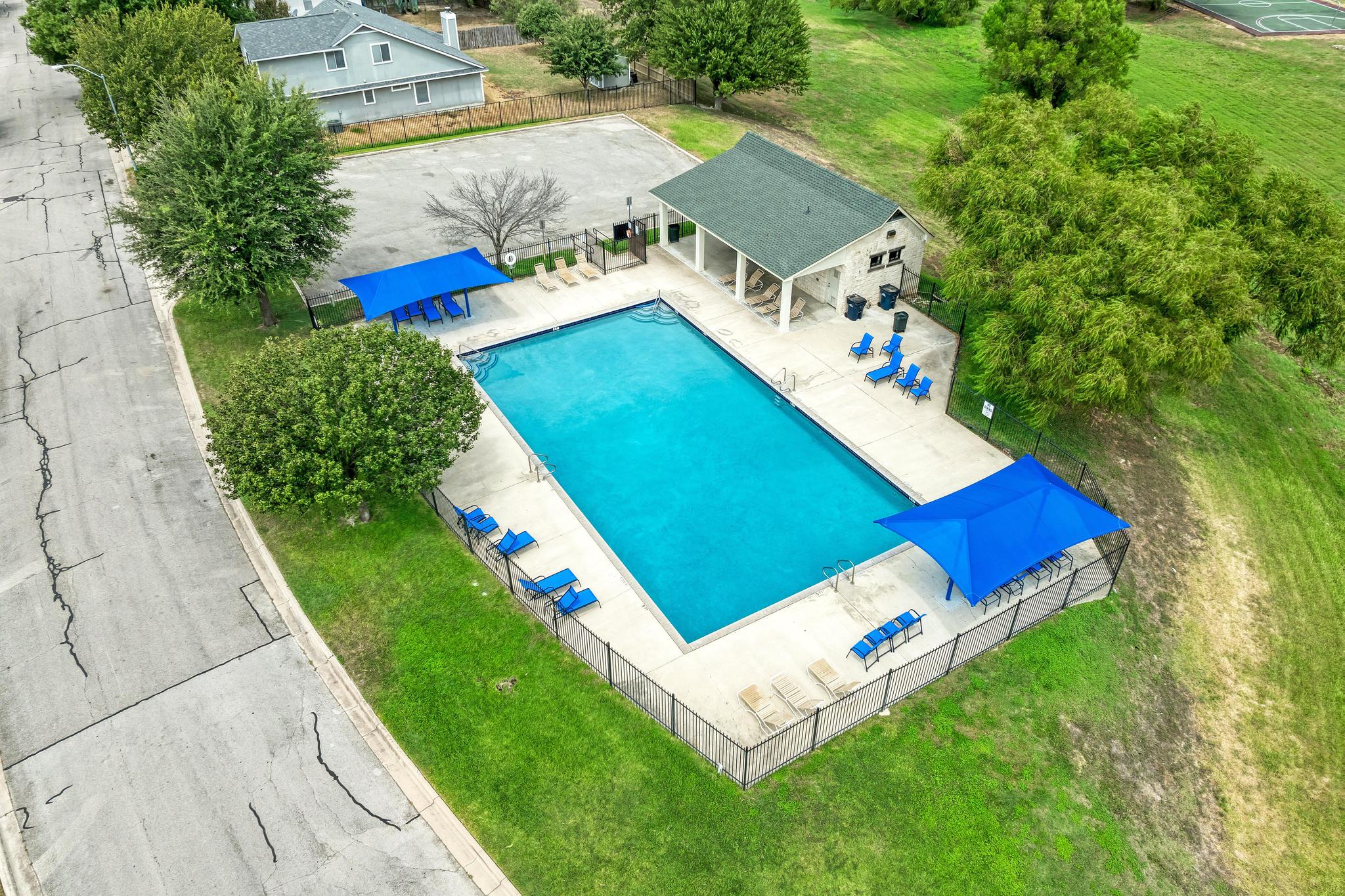 main property photo 35