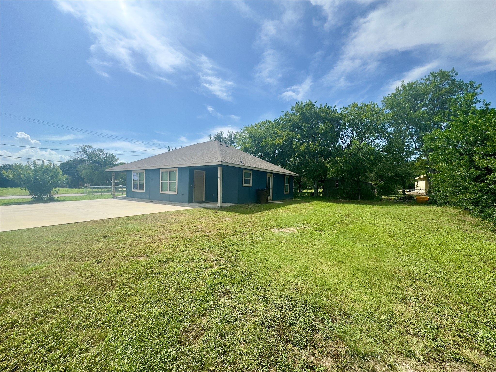 main property photo 19