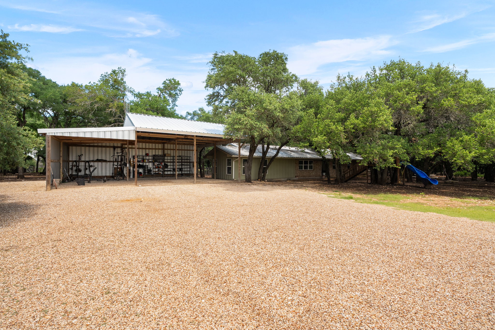 main property photo 23