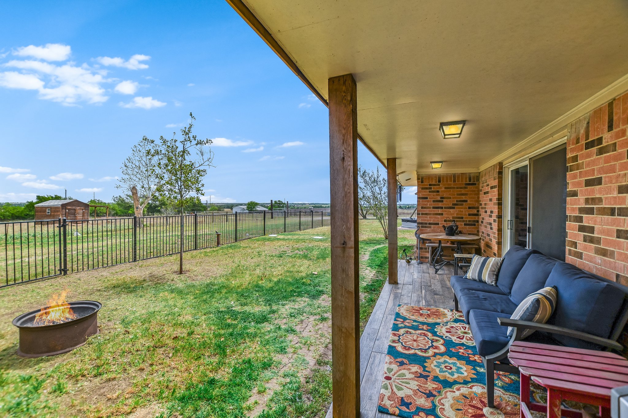 main property photo 28