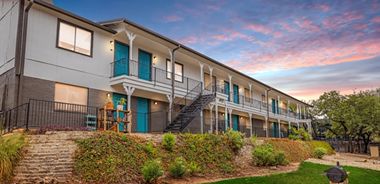 image of property with 1 Bed | 1 Bath | 750 Sqft