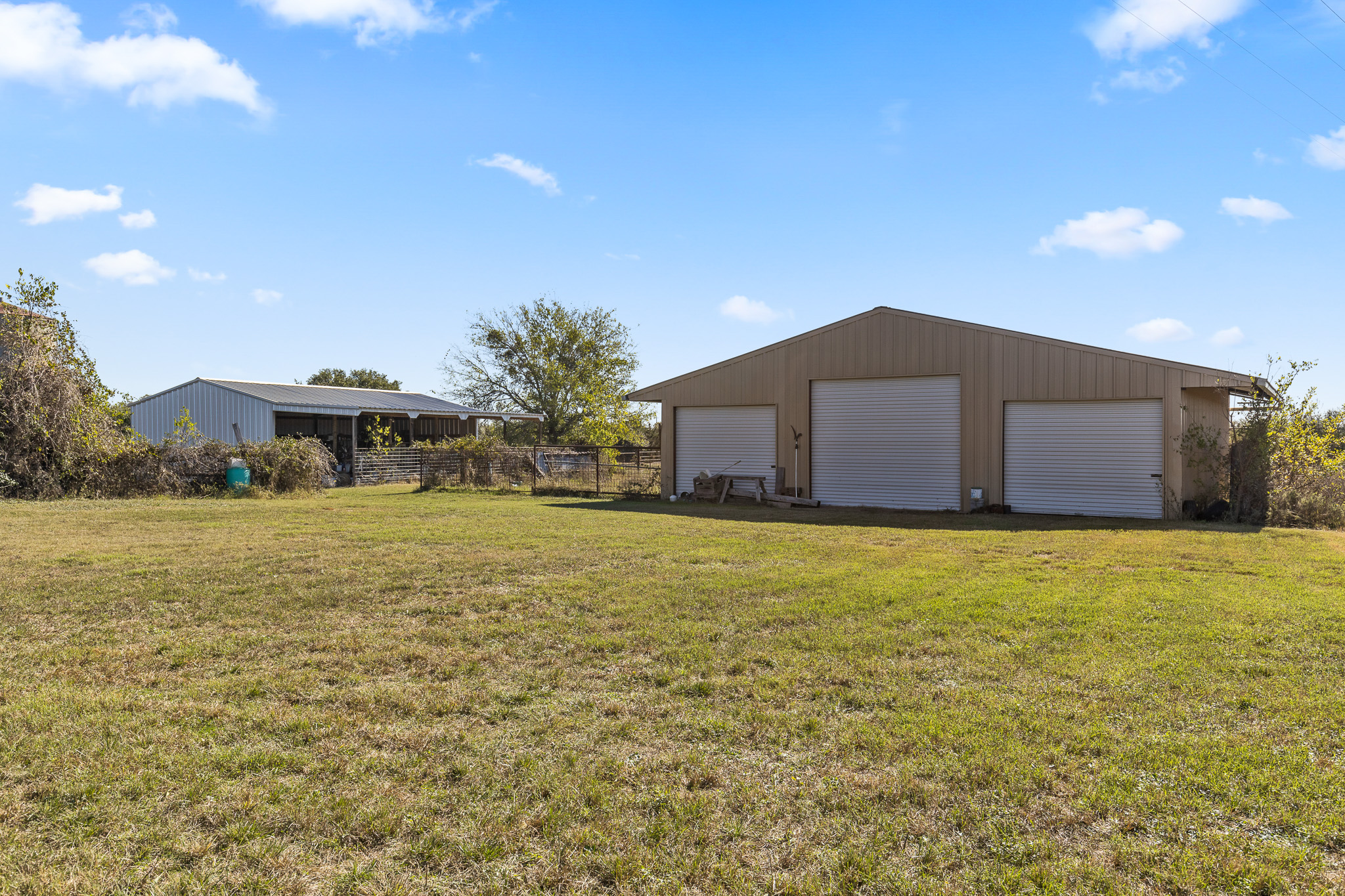 main property photo 32