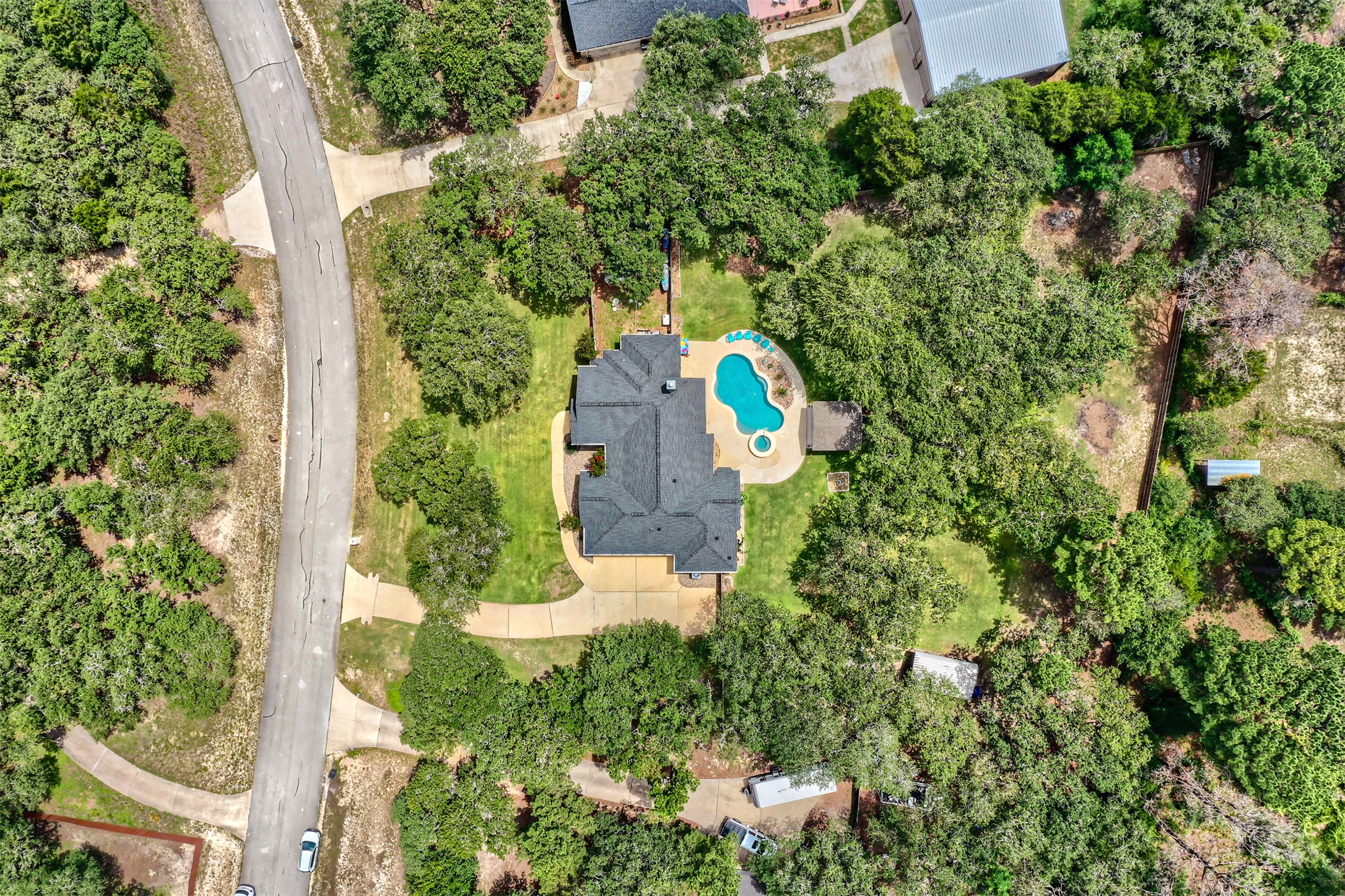 main property photo 34