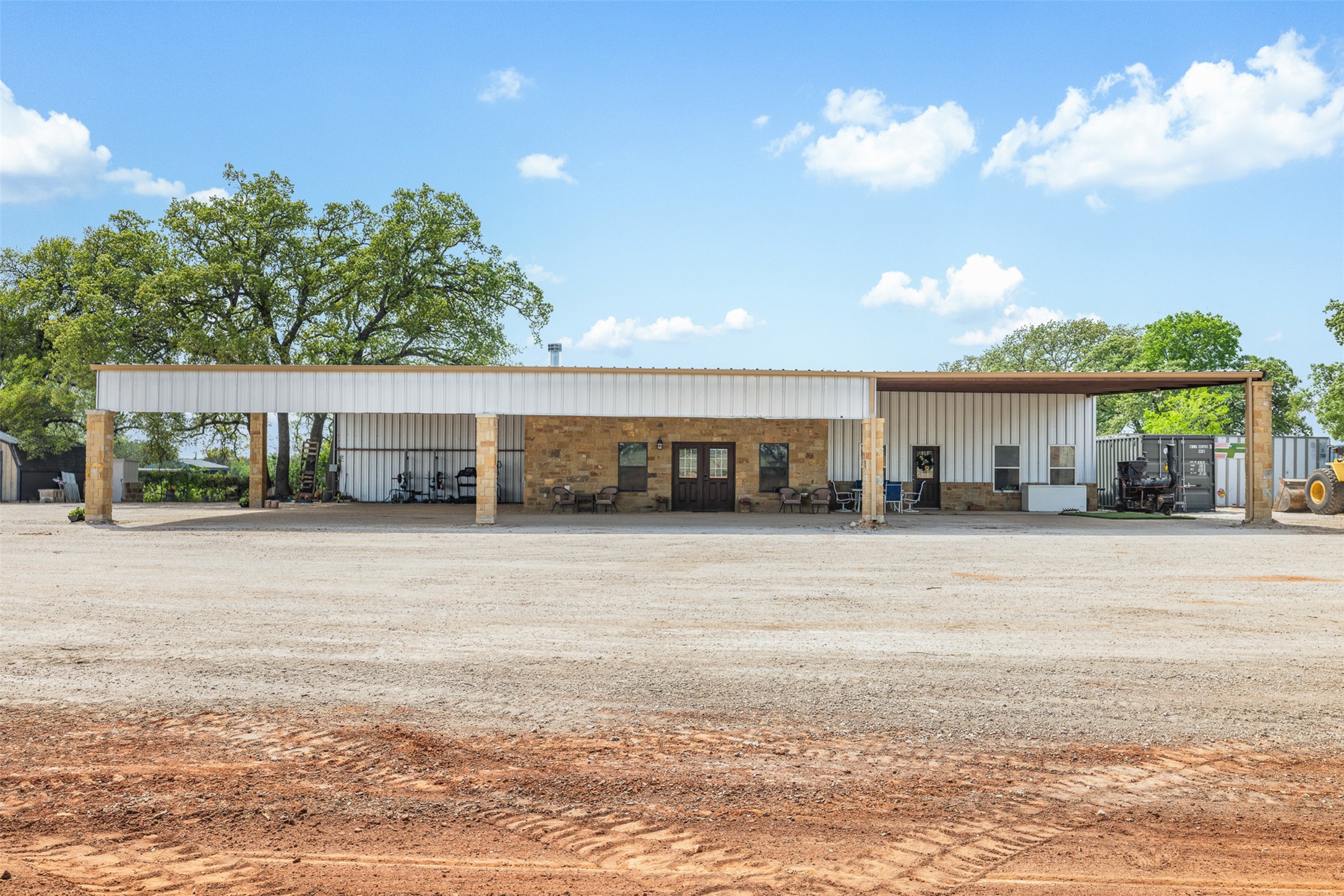 main property photo 4
