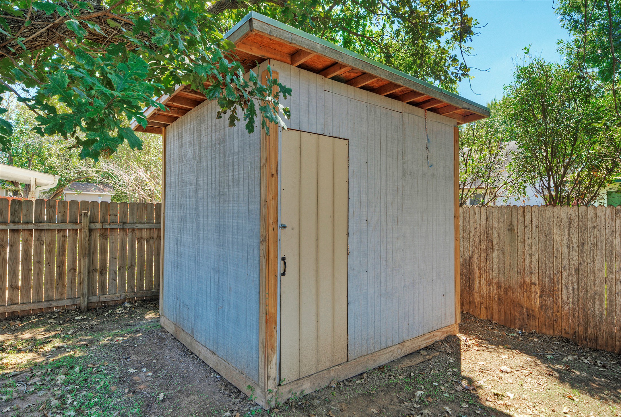 main property photo 30