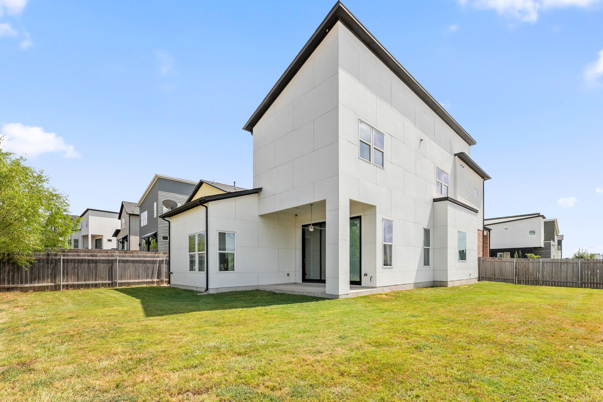 main property photo 17