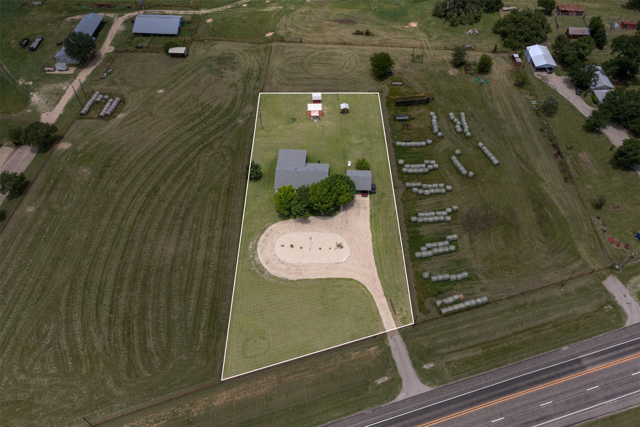 main property photo 4