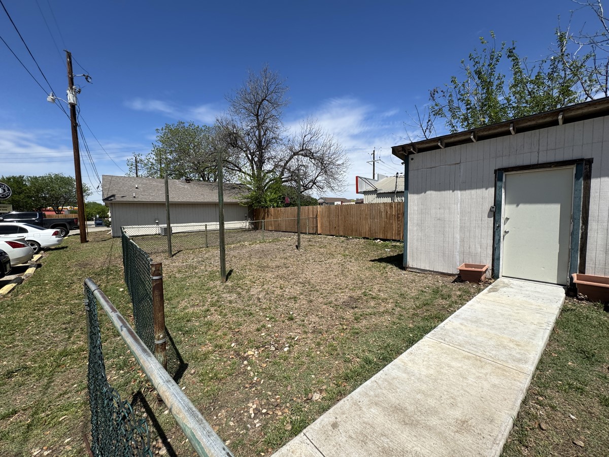 main property photo 32