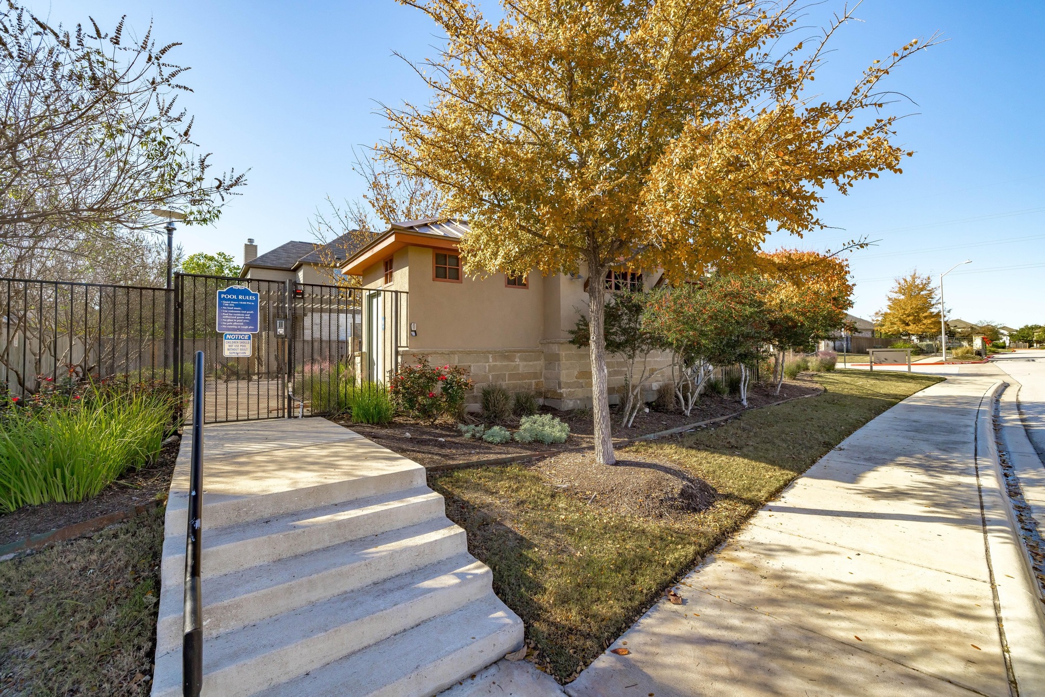 main property photo 30