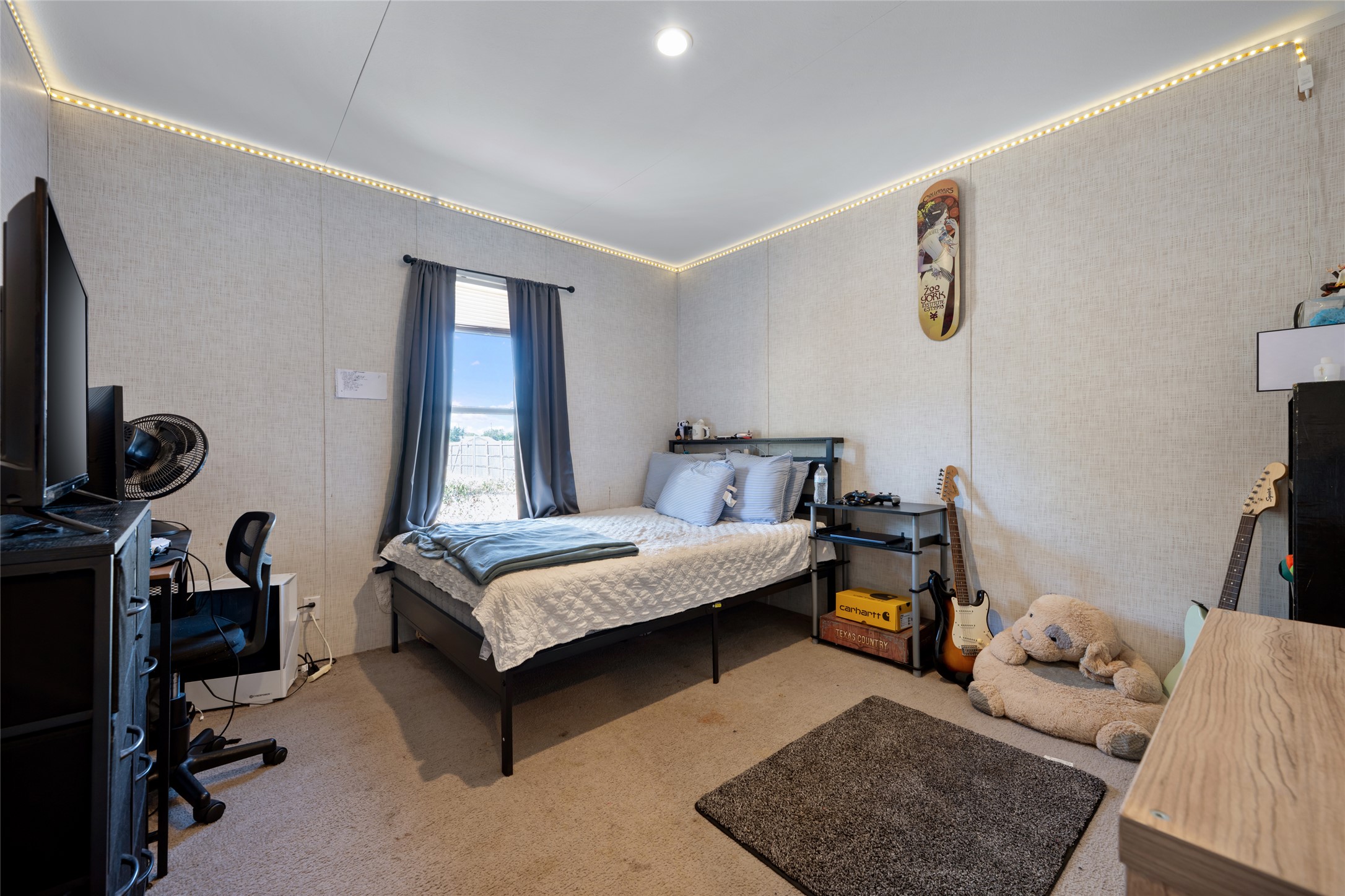 main property photo 20