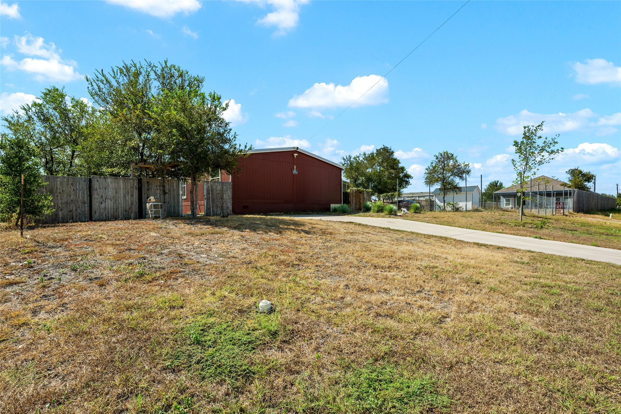 main property photo 27