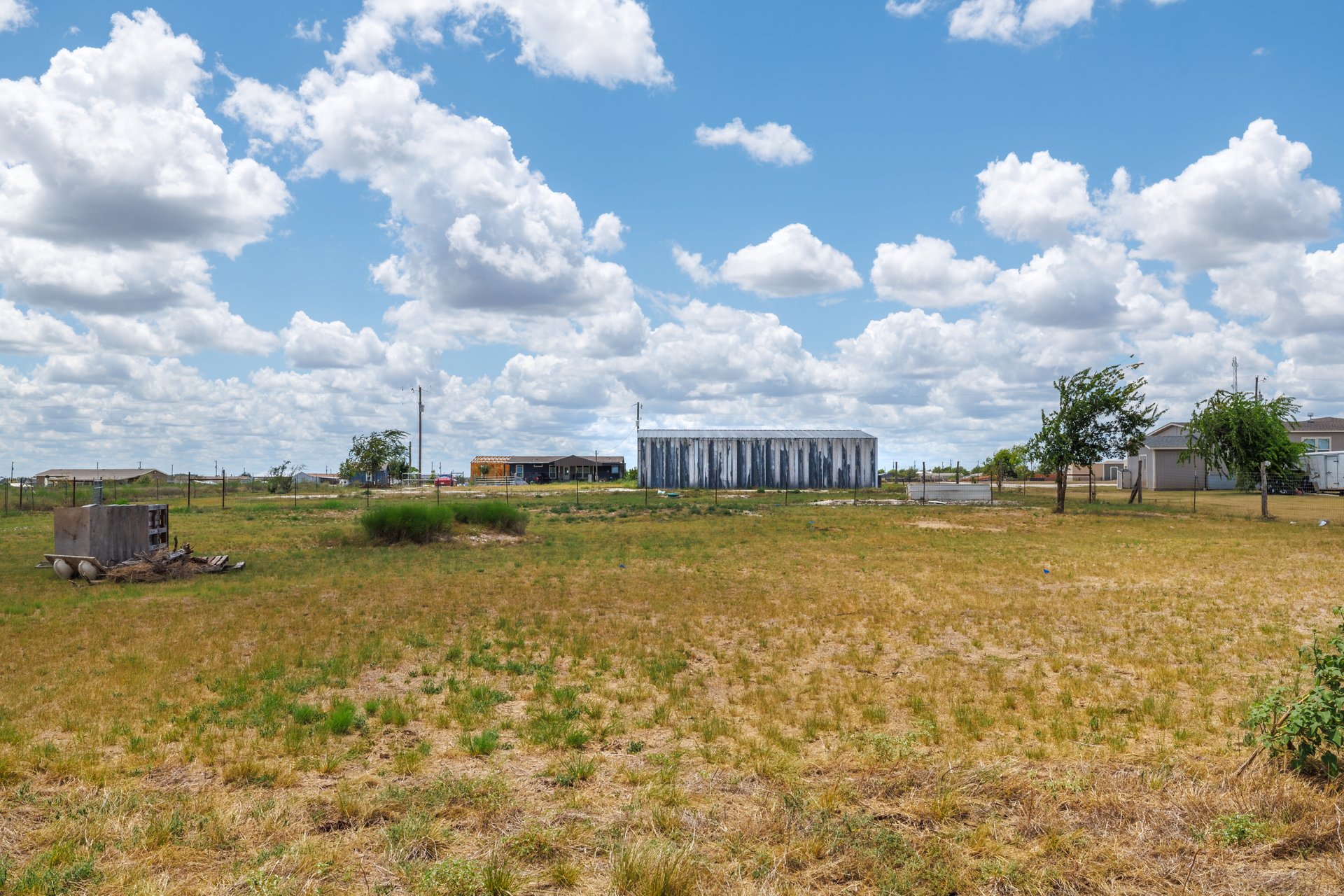 main property photo 39