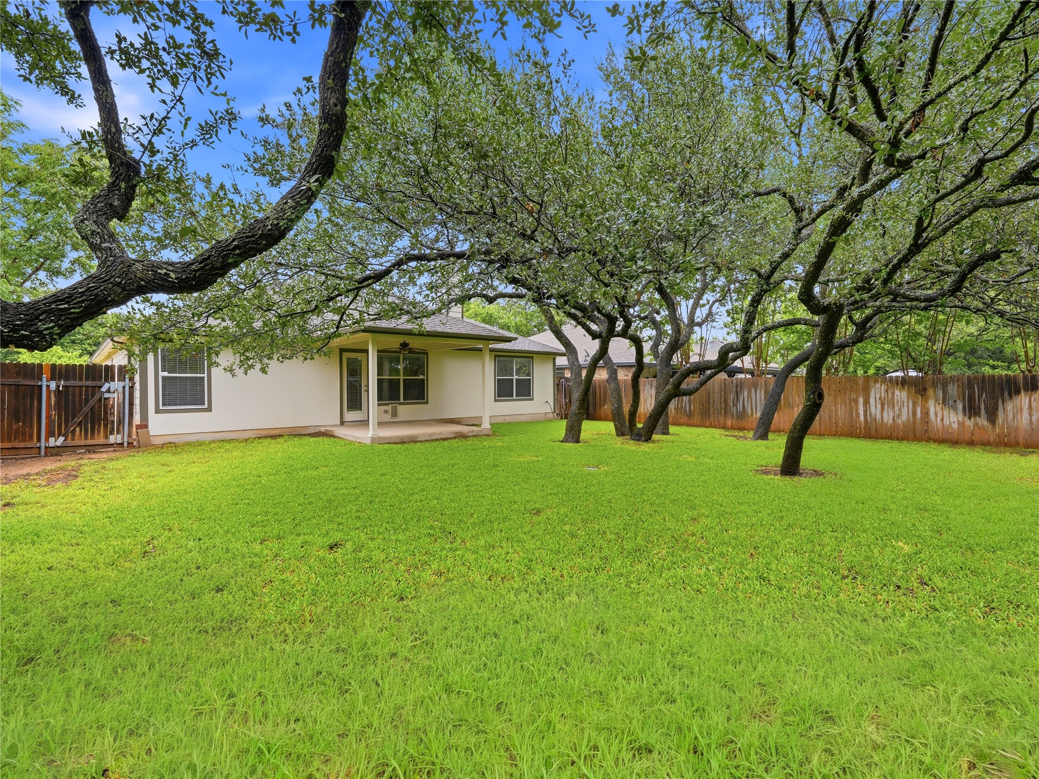 main property photo 33
