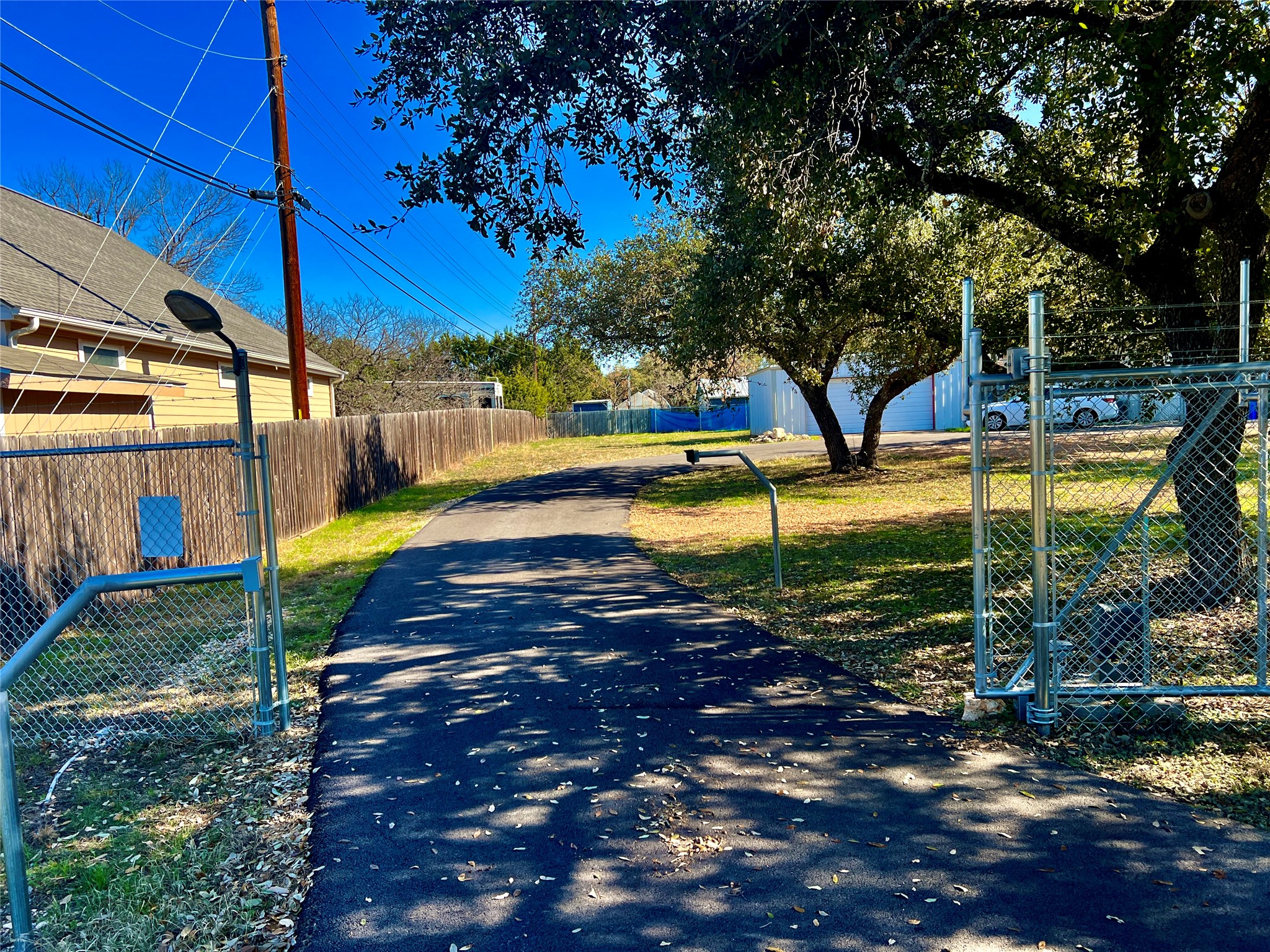 main property photo 33