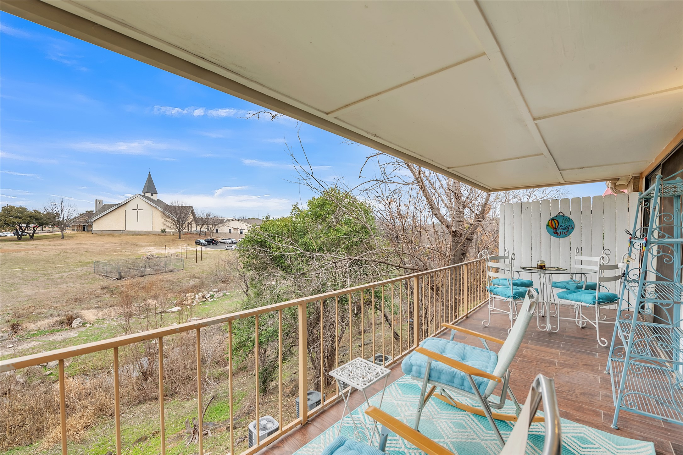 main property photo 19