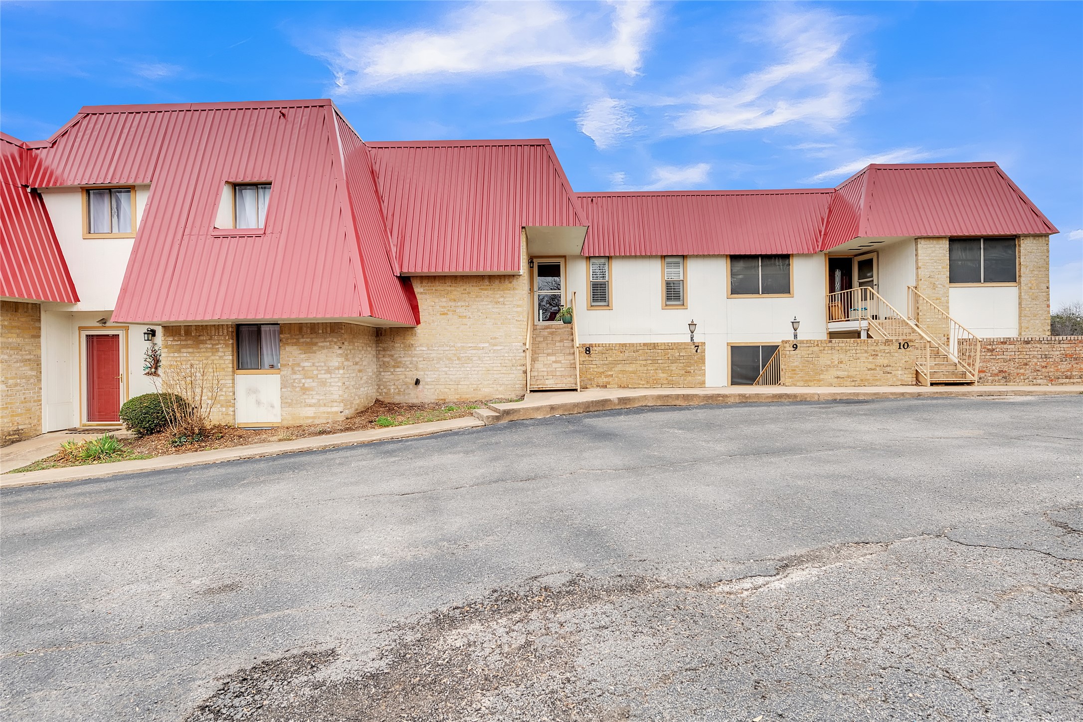 main property photo 23