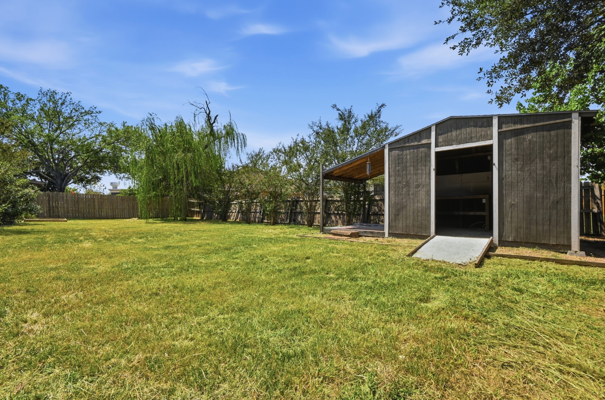 main property photo 20