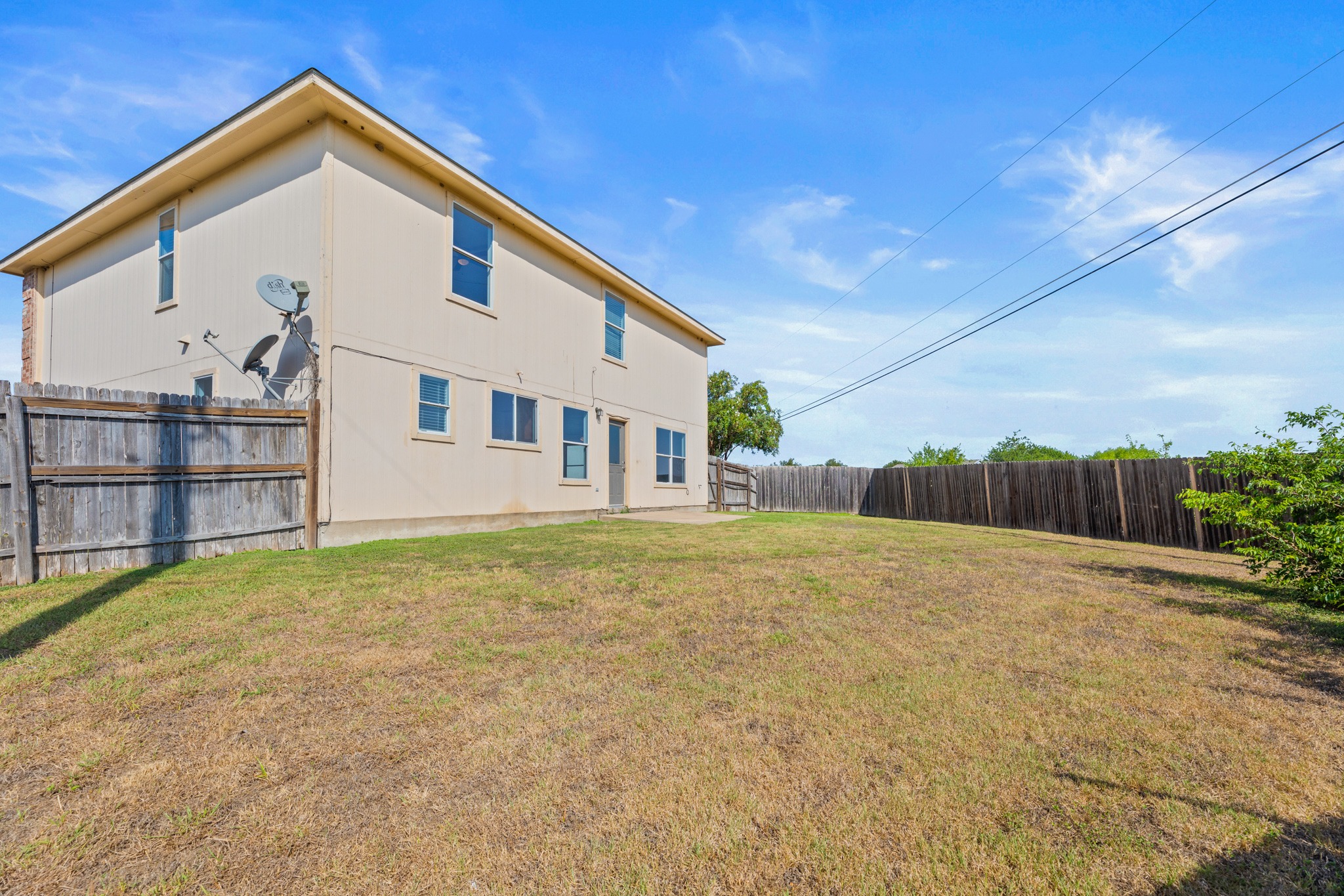 main property photo 32