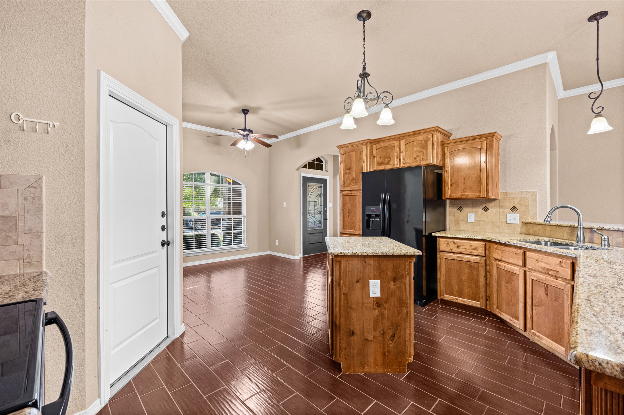 main property photo 12