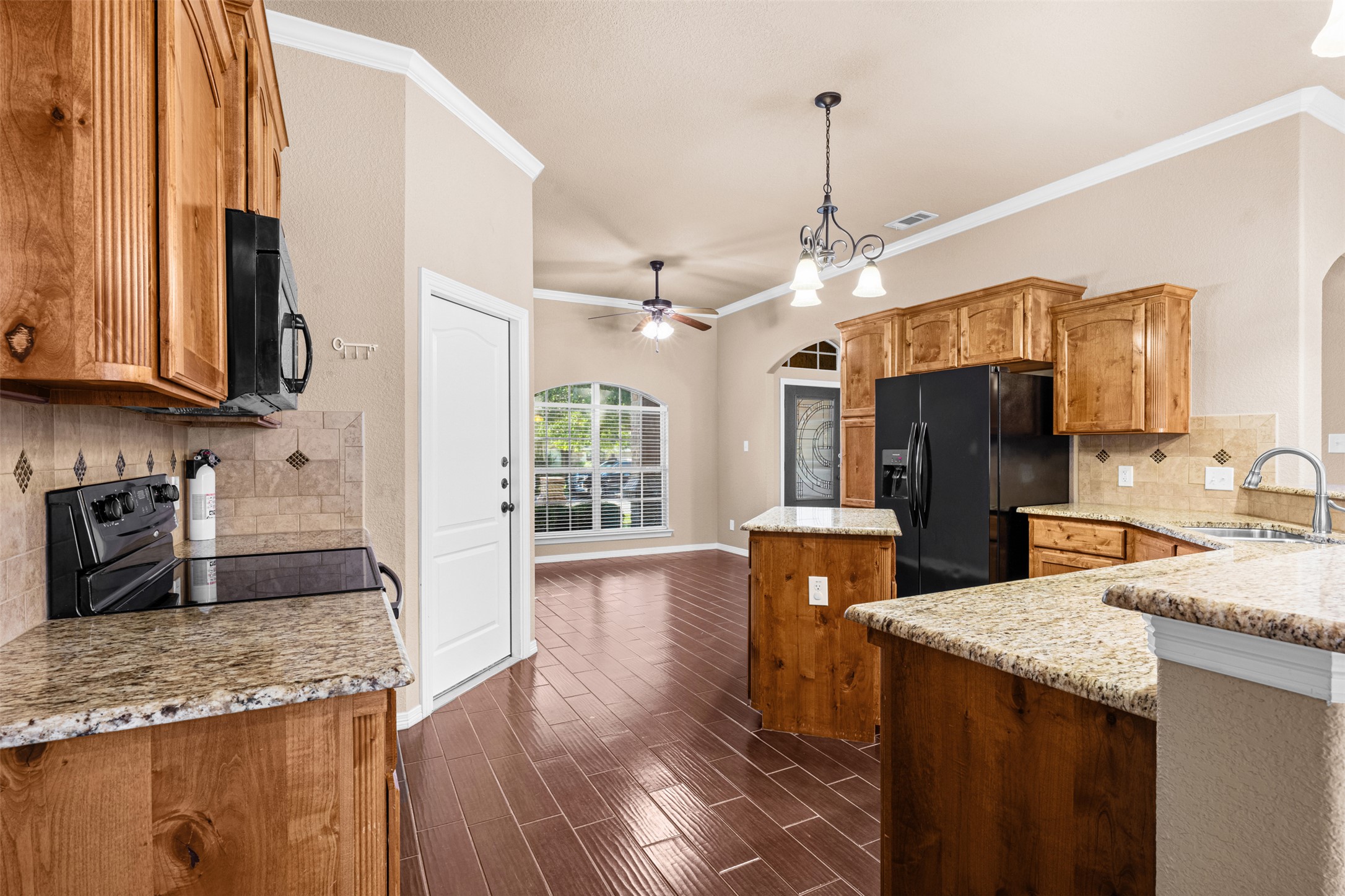 main property photo 13